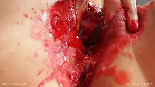 L'ano morbido della studentessa viene allungato da un grosso bullone dell'insegnante di ginnastica vorrei vedere un film porno