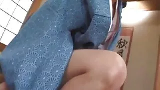 Dopo la sessione di massaggio, il ragazzo ha inserito un cazzo di pietra nella figa voglio vedere porno bruna