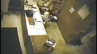 Il ragazzo ha voglio pprno trovato la sua amica senza vestiti e non ha resistito alla possibilità di imboscarla