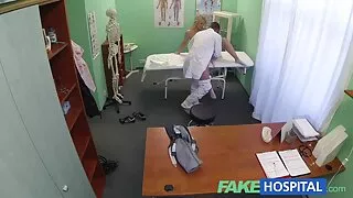 Due bellezze, a turno, borchie fori voglio porno violento di giovane bruna