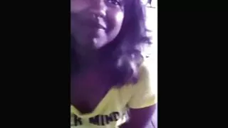 Giovane coppia tranquillamente scopata nella stanza del film porno voglio dormitorio mentre l'amico dorme