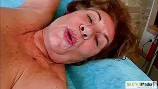 Coppia innamorata scopata appassionatamente voglio vedere un bel porno sul tappeto morbido dopo un appuntamento