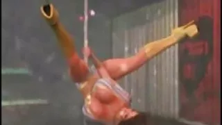 La cameriera aiuta la padrona a lucidare il cazzo del marito sportivo al google voglio vedere un film porno mattino