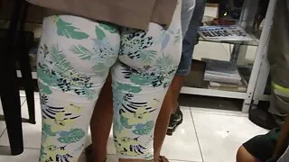 Dopo il massaggio, la troia dà al massaggiatore voglio un film porno un cazzo di se stessa