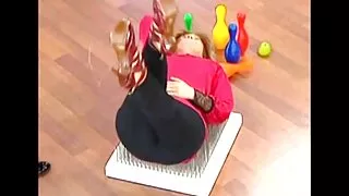 Dai capelli voglio vedere dei film porno neri slut sul letto gemendo di piacere