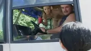 Bella con sesso appassionato con voglio vedere un porno il modello in calze in studio porno